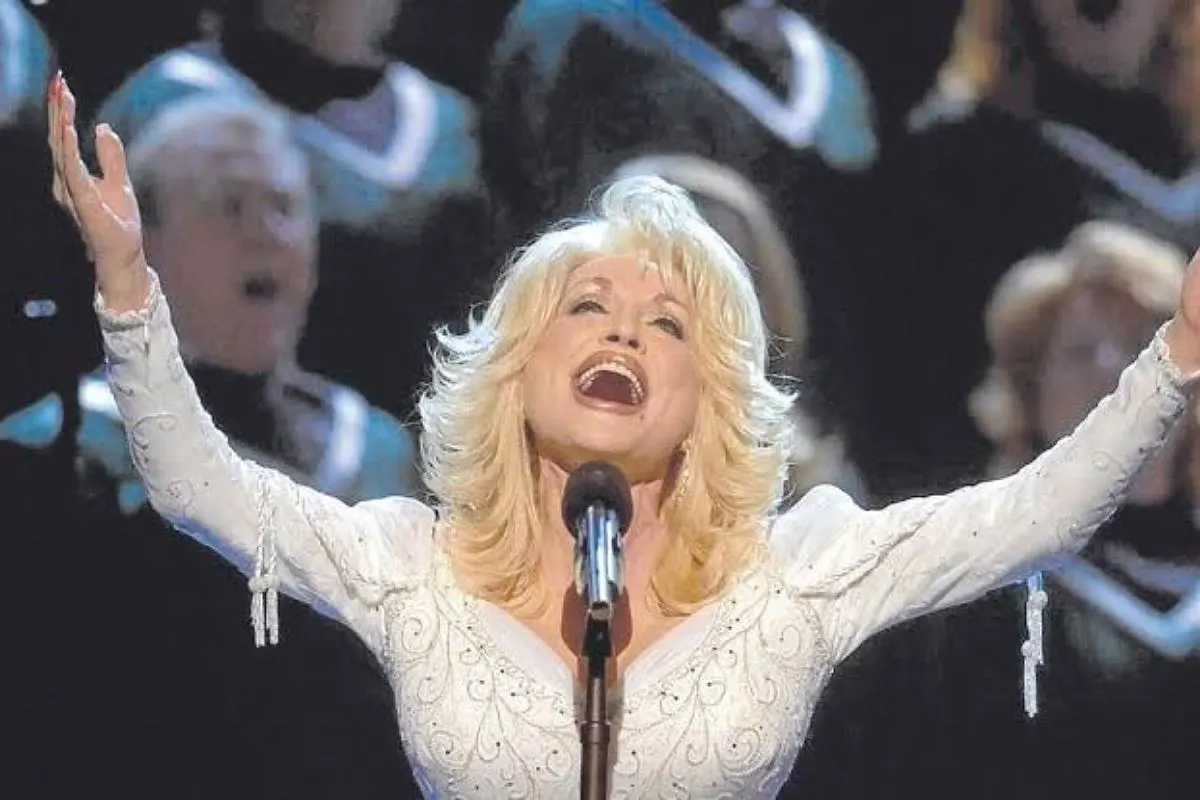 Dolly Parton Grants a Fan’s Final Wish